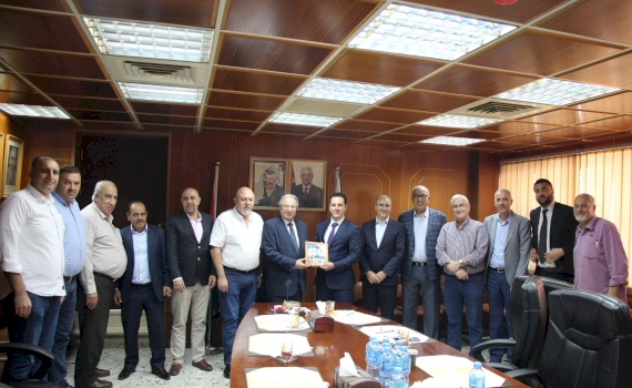 Support the Commercial Attaché Programme at the Ministry of National Economy